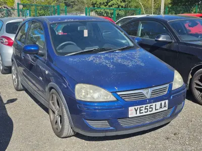 Begagnad Vauxhall Corsa Design Edition 80 HK (58 kW) 2005 Blå Halvkombi