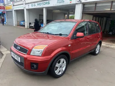 Used Ford Fusion Zetec 80 HP (58 kW) 2010 Red Hatchback