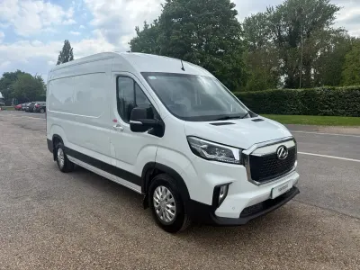 Usado Maxus V90 204 HP (150 kW) 2023 Branco Van