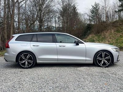 Used Volvo V60 R-Design Pro 250 HP (183 kW) 2019 Silver Estate