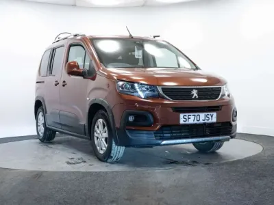 Usado Peugeot Rifter Allure 100 HP (73 kW) 2020 Castanho Monovolume