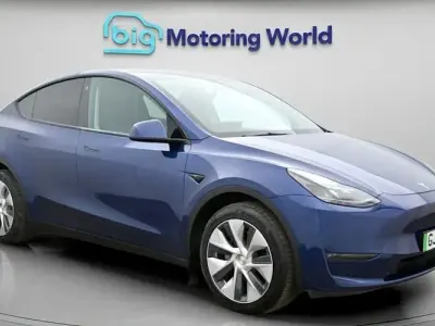 Używany Tesla Model Y Long Range AWD 286 kW (389 KM) 2025 SUV
