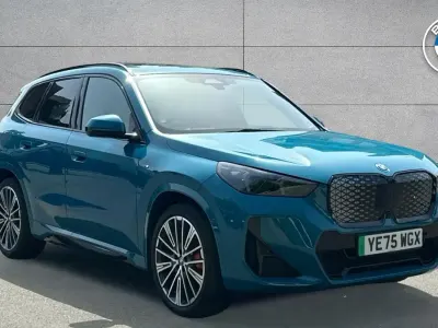 Begagnad BMW iX1 M Sport 150 kW (204 HK) 2025 Blå SUV