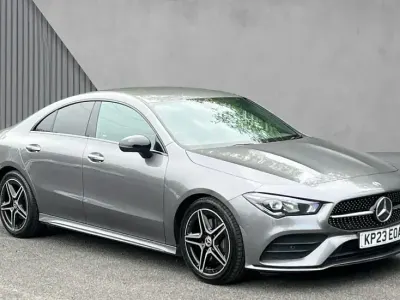Begagnad Mercedes CLA200 AMG Line Premium 163 HK (119 kW) 2023 Grå Sportkupé