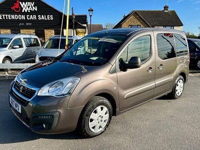 Used Peugeot TePee Allure 100 HP (73 kW) 2017