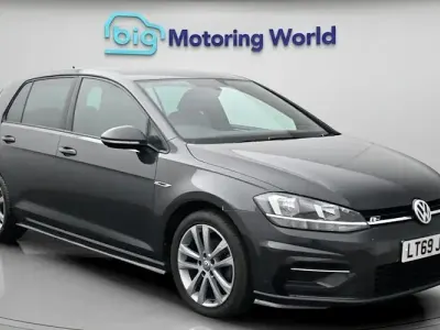 Begagnad VW Golf VII R-line 150 HK (110 kW) 2019 Grå Halvkombi