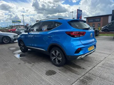 Begagnad MG MG3 106 HK (77 kW) 2022 Blå Halvkombi