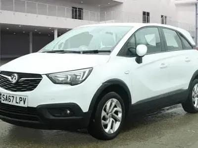 Used Vauxhall Crossland X S 99 HP (72 kW) 2017 White SUV