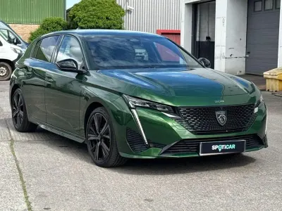 Used Peugeot 308 Premium 222 HP (163 kW) 2023 Green Hatchback