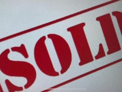 Blue Used 2015 Toyota Auris Hybrid Plus Hatchback | £8,995 (Good price)