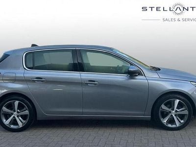 Usado Peugeot 308 Allure 129 HP (94 kW) 2018 Cinzento Citadino