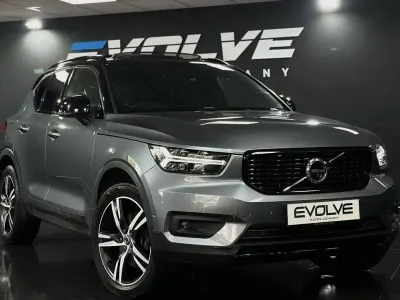Usado Volvo XC40 190 HP (139 kW) 2018 Cinzento SUV