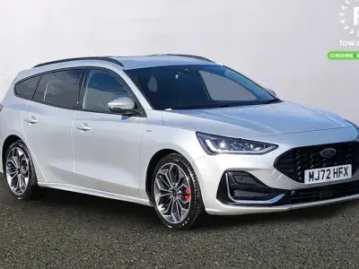 Używany Ford Focus ST-Line 120 KM (88 kW) 2022 Srebrny Kombi