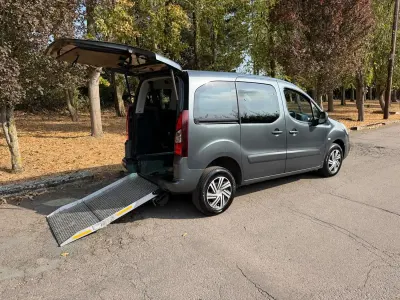 Used Citroën Berlingo Feel 98 HP (72 kW) 2017 Grey MPV