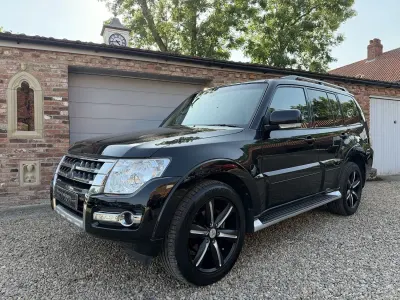 Used Mitsubishi Shogun 2016 Black SUV