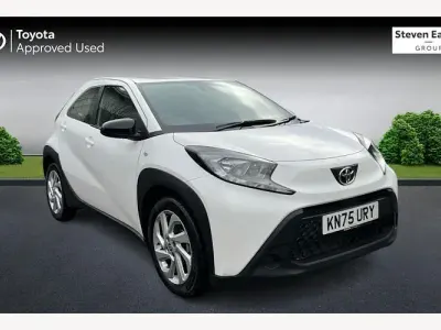 Used Toyota Aygo X PURE 72 HP (52 kW) 2025 White SUV