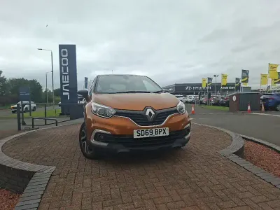 Used Renault Captur Iconic 130 HP (95 kW) 2019 Orange SUV