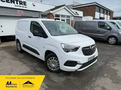 Used Vauxhall Combo Sportive 100 HP (73 kW) 2020 White MPV