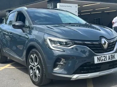 Used Renault Captur Version S 140 HP (102 kW) 2021 Boston blue with black roof  SUV