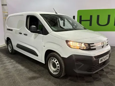 Begagnad Peugeot Partner 2024 Vit Minibuss