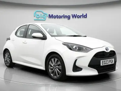 Used Toyota Yaris Hybrid 116 HP (85 kW) 2023 White Hatchback
