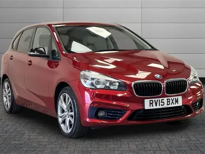 Begagnad BMW 218 Sport Line 150 HK (110 kW) 2015 Röd