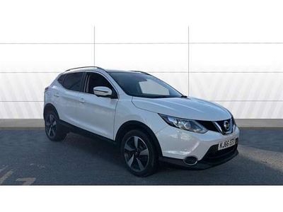 White Used 2017 Nissan Qashqai N-Connecta SUV | £11,885 (Fair price)
