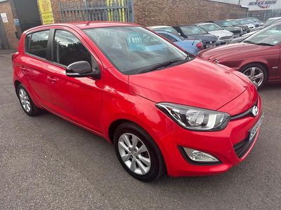 Red Used 2014 Hyundai i20 Active Hatchback | £4,295 (Fair price)