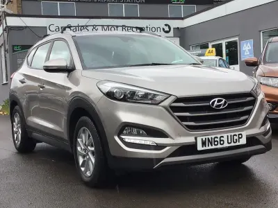 Used Hyundai Tucson SE 141 HP (103 kW) 2016 Beige SUV