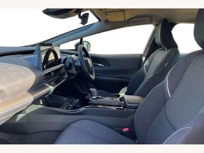 Usado Toyota Prius Design 223 HP (164 kW) 2025 Prateado Citadino