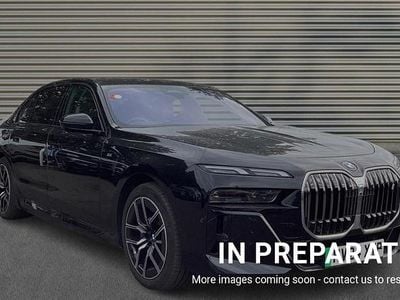 BMW i7