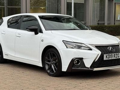 Used Lexus CT200h Sport Line 136 HP (100 kW) 2019 White Hatchback