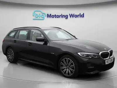 Begagnad BMW 330e M Sport 292 HK (214 kW) 2021 Svart Kombi