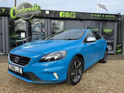 Used Volvo V40 R-Design 190 HP (139 kW) 2016 Blue Hatchback
