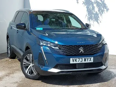 Usado Peugeot 5008 Allure+ 131 HP (96 kW) 2023 Azul SUV