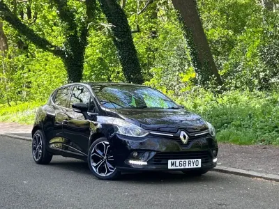 Used Renault Clio Iconic 75 HP (55 kW) 2018 Black Hatchback