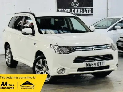 Used Mitsubishi Outlander P-HEV 2014 White Estate