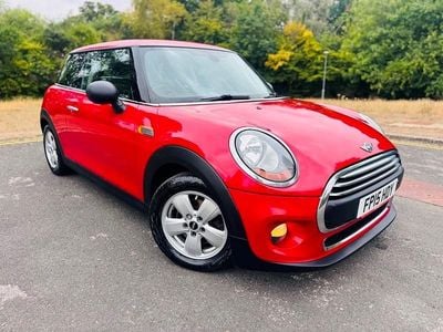 Used Mini ONE 102 HP (75 kW) 2015 Red Hatchback
