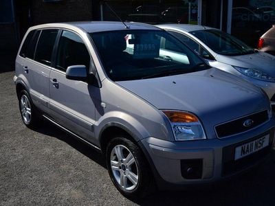 Used Ford Fusion Zetec 80 HP (58 kW) 2011 Silver Hatchback