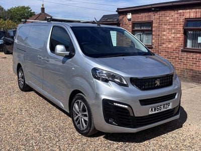 Used Peugeot Expert 120 HP (88 kW) 2017 Silver Van