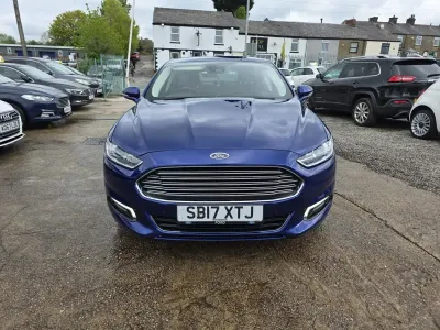 Usado Ford Mondeo Titanium 150 HP (110 kW) 2017 Azul Citadino