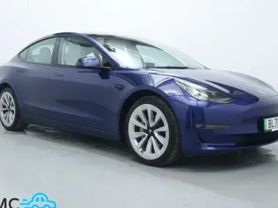 Używany Tesla Model 3 Long Range AWD 366 kW (498 KM) 2022 Niebieski Sedan/Limuzyna
