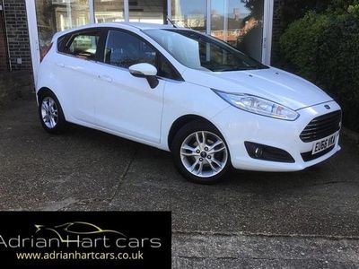 Used Ford Fiesta Zetec 82 HP (60 kW) 2016 White Hatchback