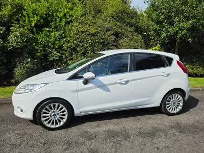 Used Ford Fiesta Titanium 2012 White Hatchback