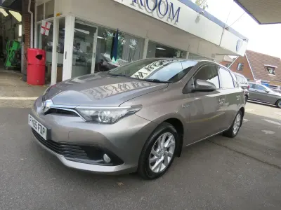 Used Toyota Auris Hybrid