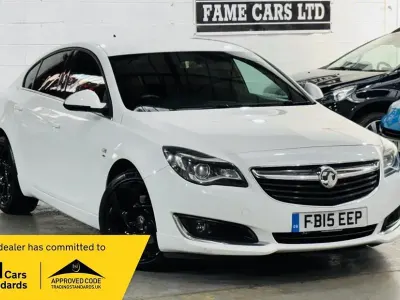 Used Vauxhall Insignia SRi 160 HP (117 kW) 2015 White Hatchback