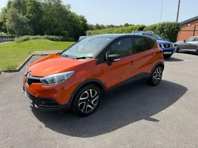 Begagnad Renault Captur Dynamique 90 HK (66 kW) 2013 Orange SUV