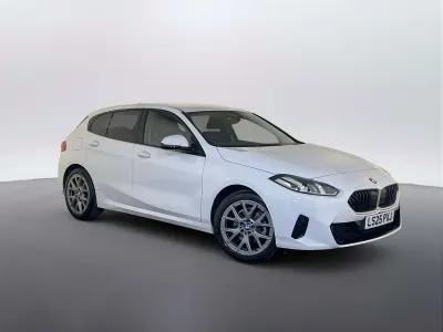 Used BMW 120 Sport Line 170 HP (125 kW) 2025 White Hatchback
