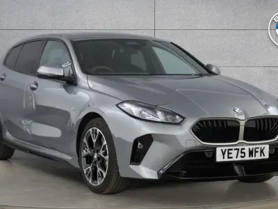 Begagnad BMW 120 M Sport 168 HK (123 kW) 2025 Grå Halvkombi
