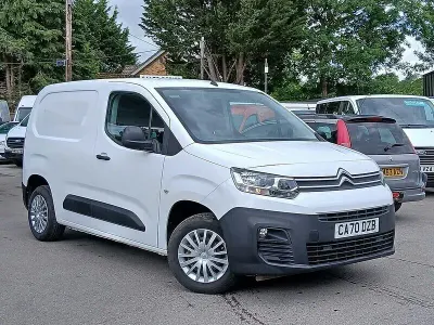 Used Citroën Berlingo Start 75 HP (55 kW) 2021 White MPV